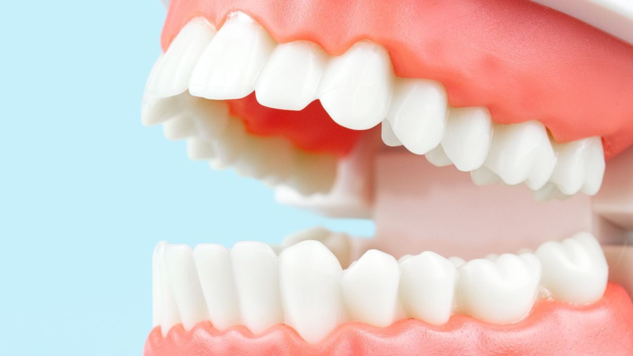 How to Create Unique Tooth Whitening Packs to Reflect Your Company Image