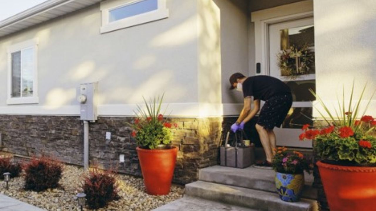 How Aosu Video Doorbells Can Help Ensure Parcel Safety